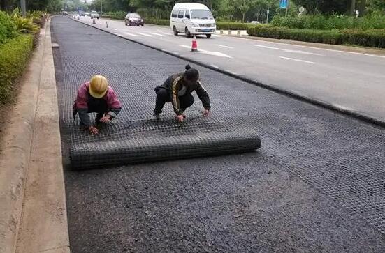 优质材料，土工格栅打造持久道路！